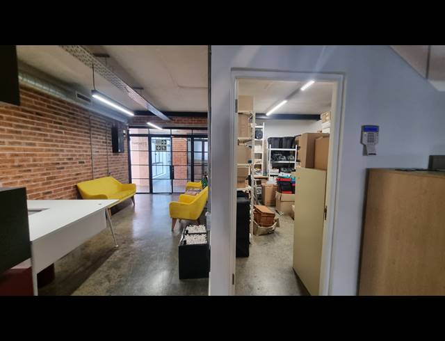 486M² OFFICE FOR SALE IN SALT RIVER